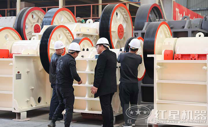 用戶來廠考察，多種設備型號讓用戶眼見為實